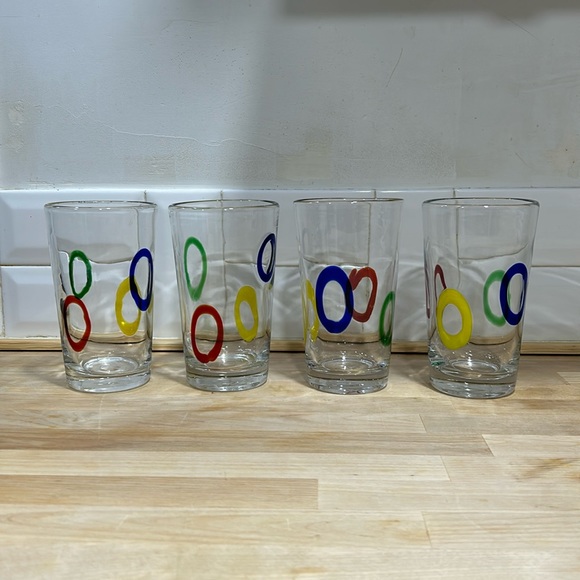Set of 4 - Circle designed Multicolored on Clear Glass Cups - Picture 3 of 8